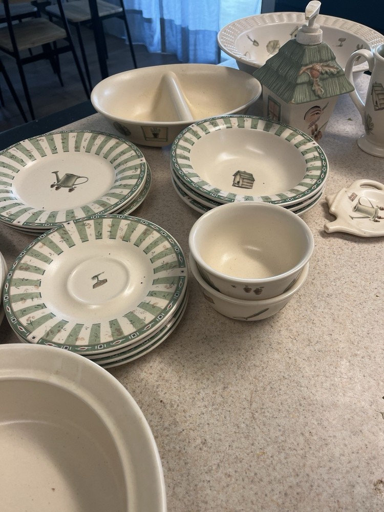 Pfaltzgraff Naturewood 27 Piece Kitchen Set