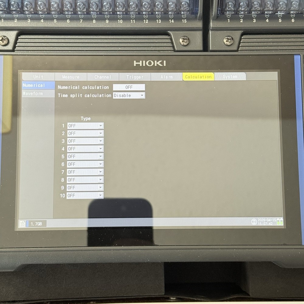 Hioki Data Memory Logger HiLogger LR8450 With (2) Voltage Temp Unit U8550