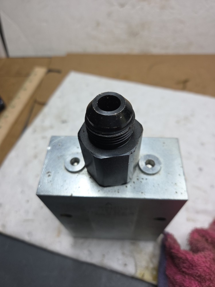 PARKER IC-2524 Hydraulic Control Valve