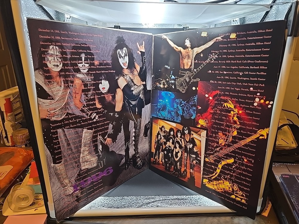 KISS FAREWELL TOUR BOOK 1973-2000