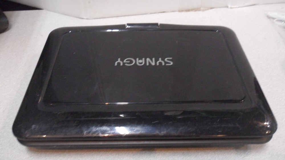 Synagy 9" Portable DVD Player A39 Swivel USB/SD