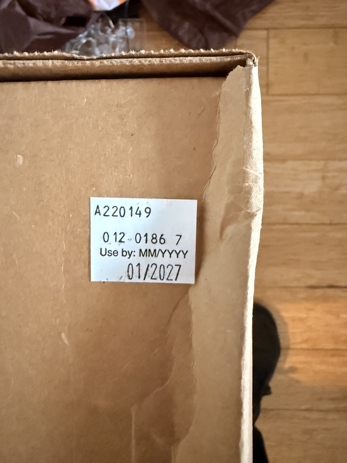 Case of 220 3M Aura N95 1870+ Respirator and Surgical Face Masks, Exp. 2027-01