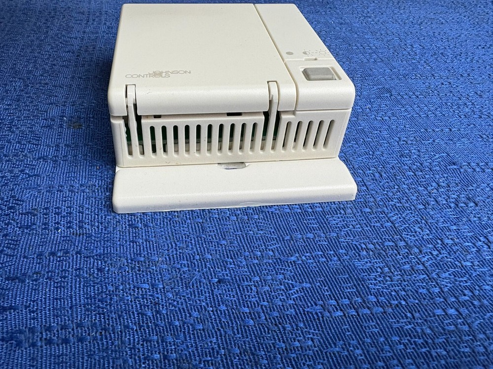 Johnson Controls Rev-D Wall-Mount Temperature Sensor ​Controller TE-67NP-1N00