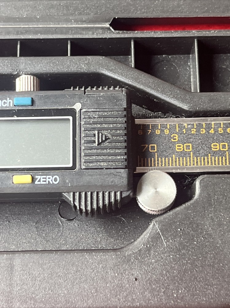ZUKVYE DIGITAL CALIPER (NO BATTERIES) (ff11)