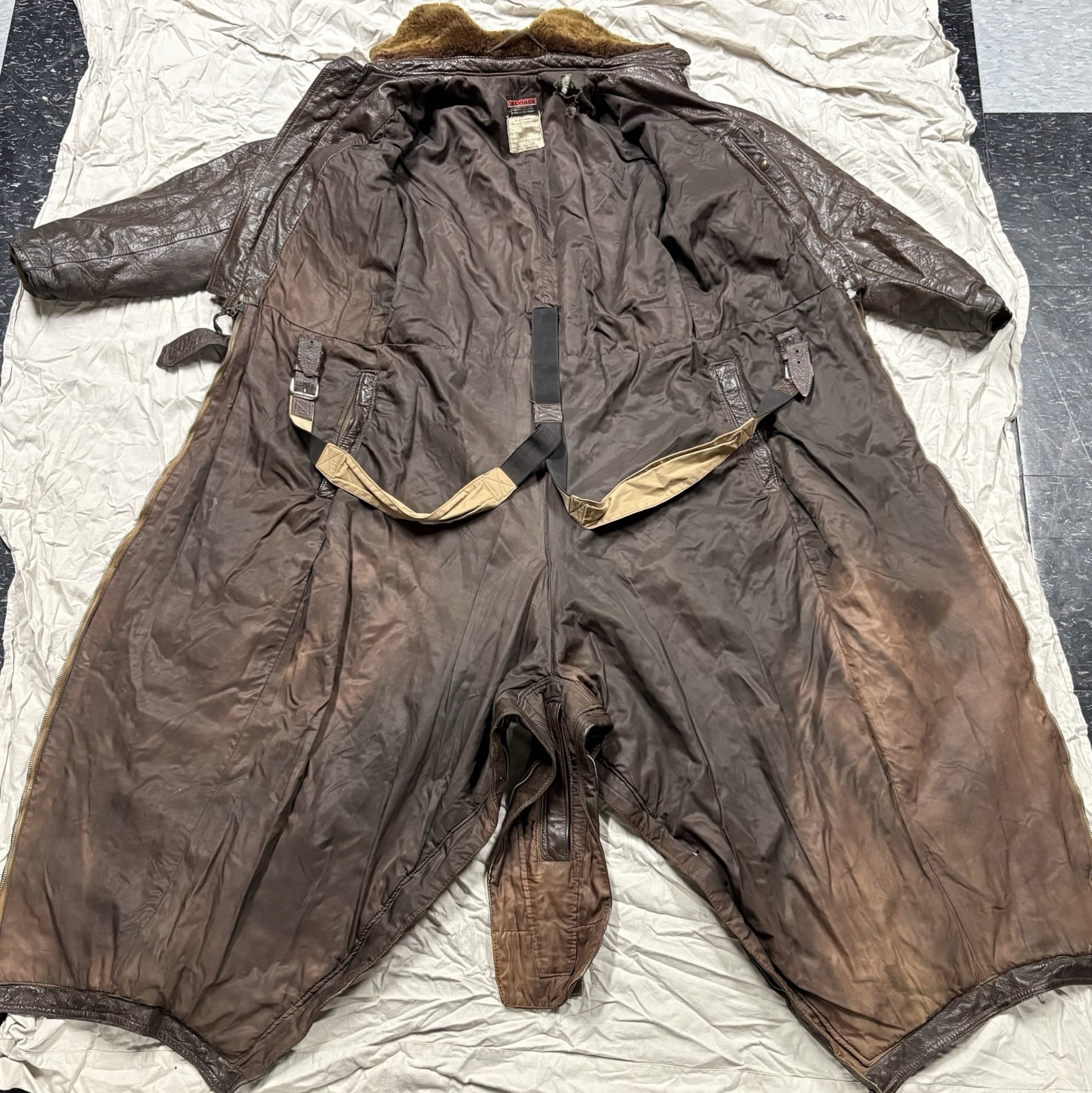 WWII US Navy Colvinex CFN-24 Leather Electrically Heated Flight Suit Size 40