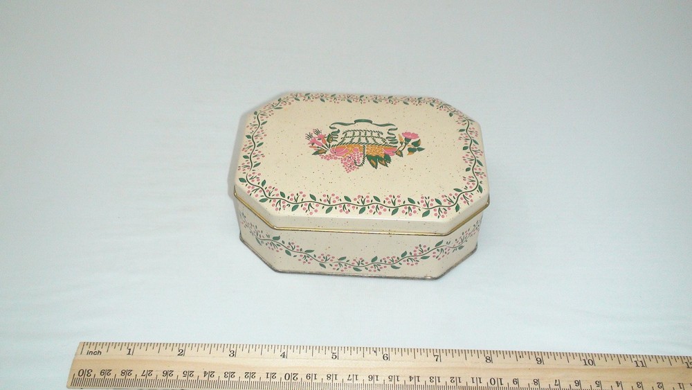Daher Decorated Ware - Rectangle Octagon Floral Tin Container - Made In England