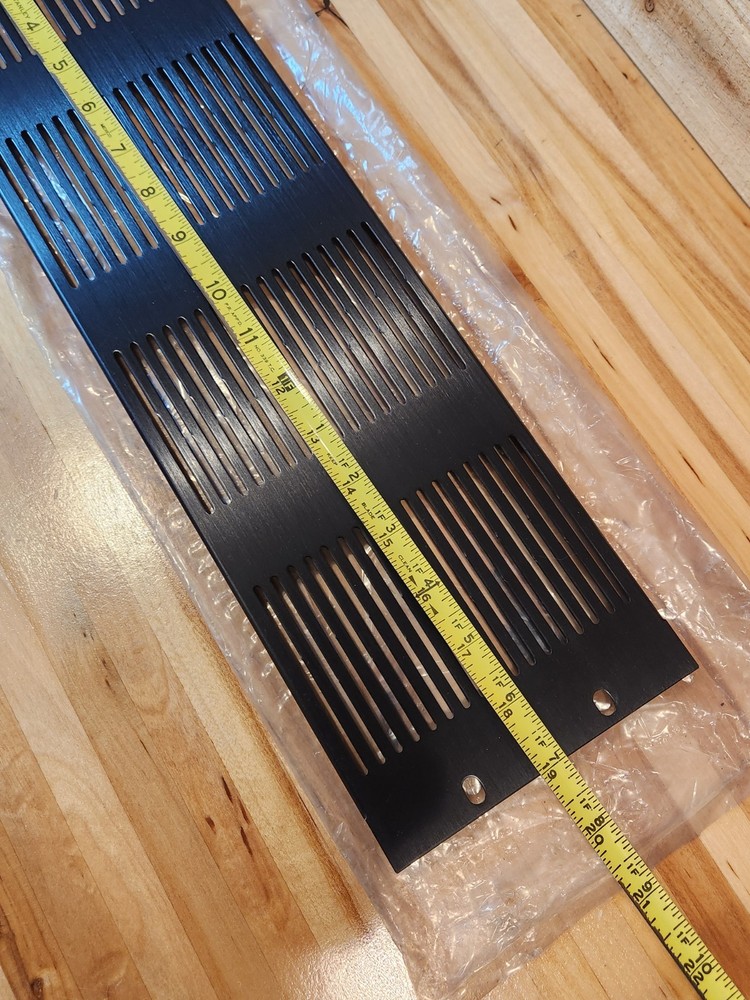 Middle Atlantic vented 3U black steel rack panel 19"