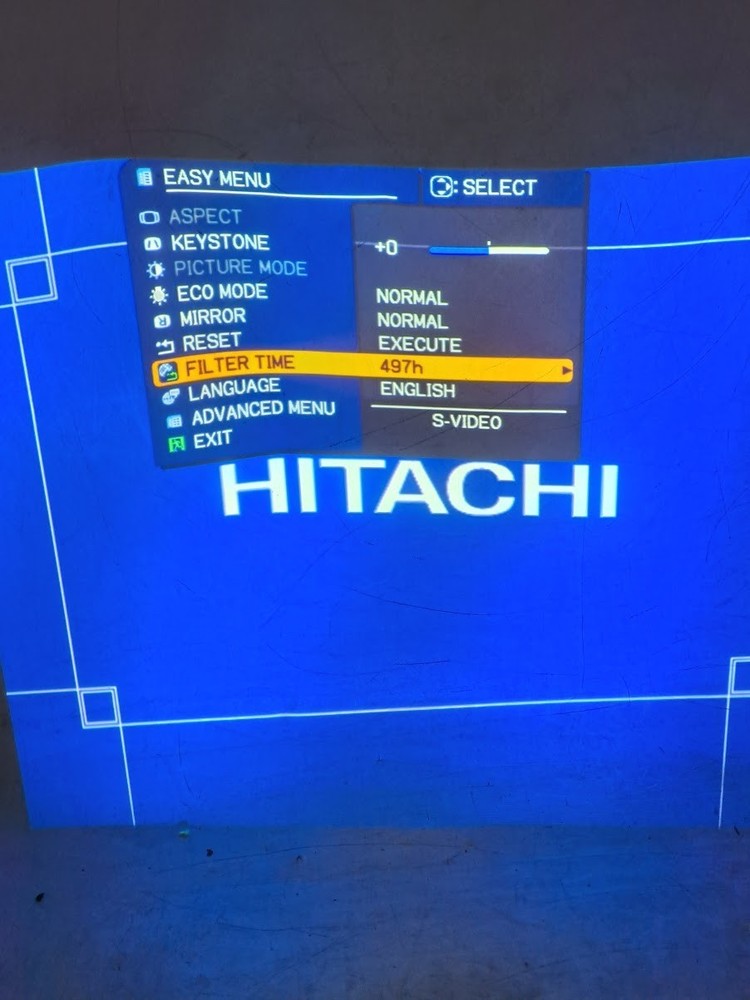 Hitachi CP-RX82 3LCD Projector