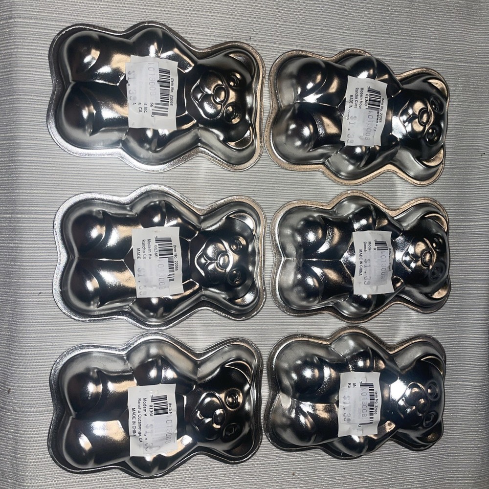 6 small cake pans--Teddy Bear NWT
