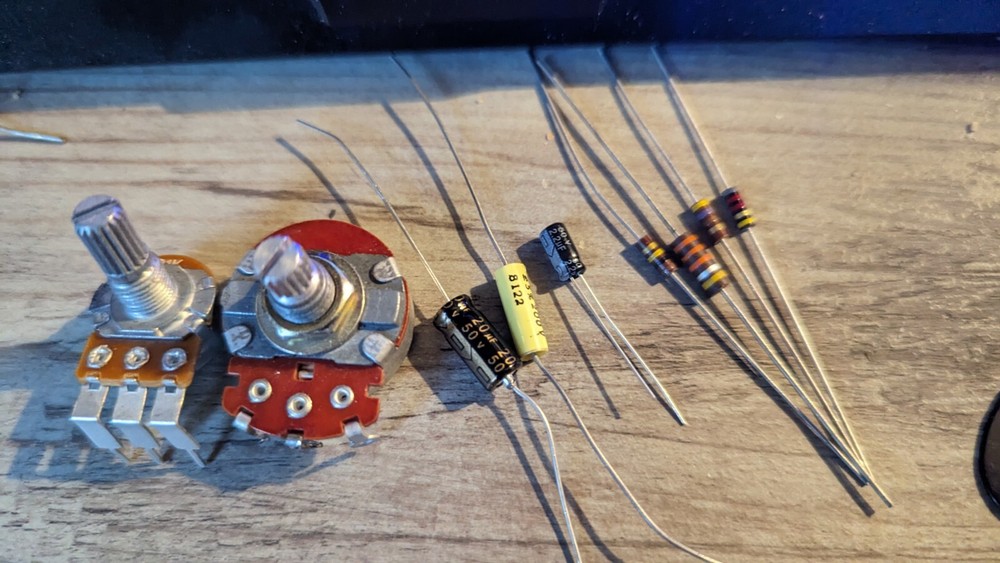 Fuzz Face Clone Kit New parts