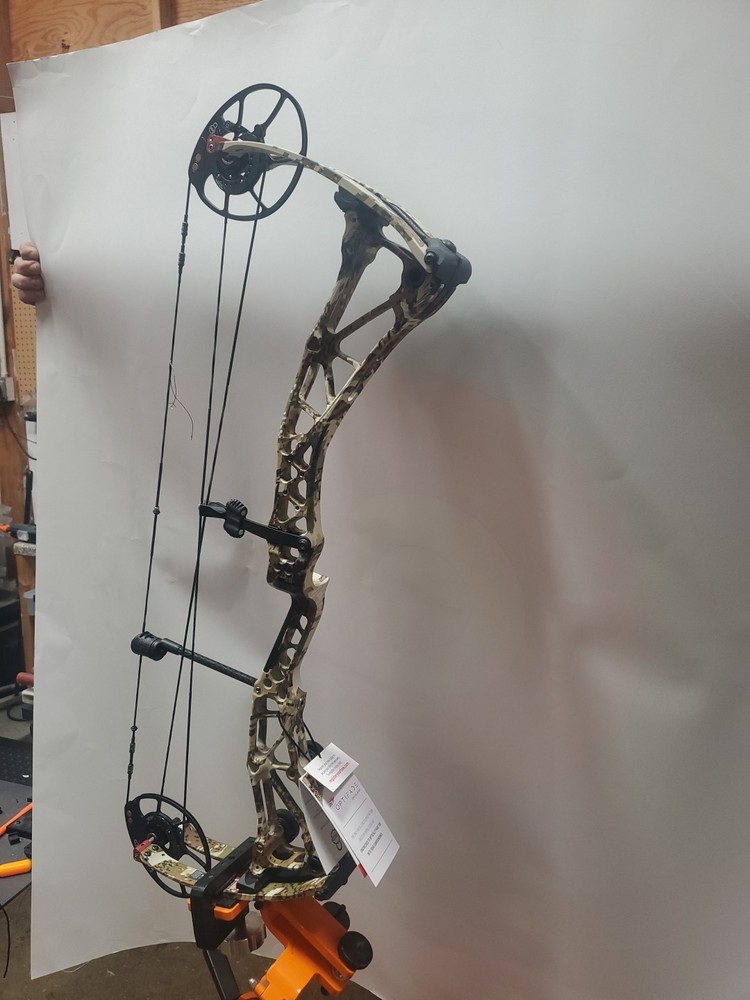 Bowtech Revolt RH 70# Subalpine