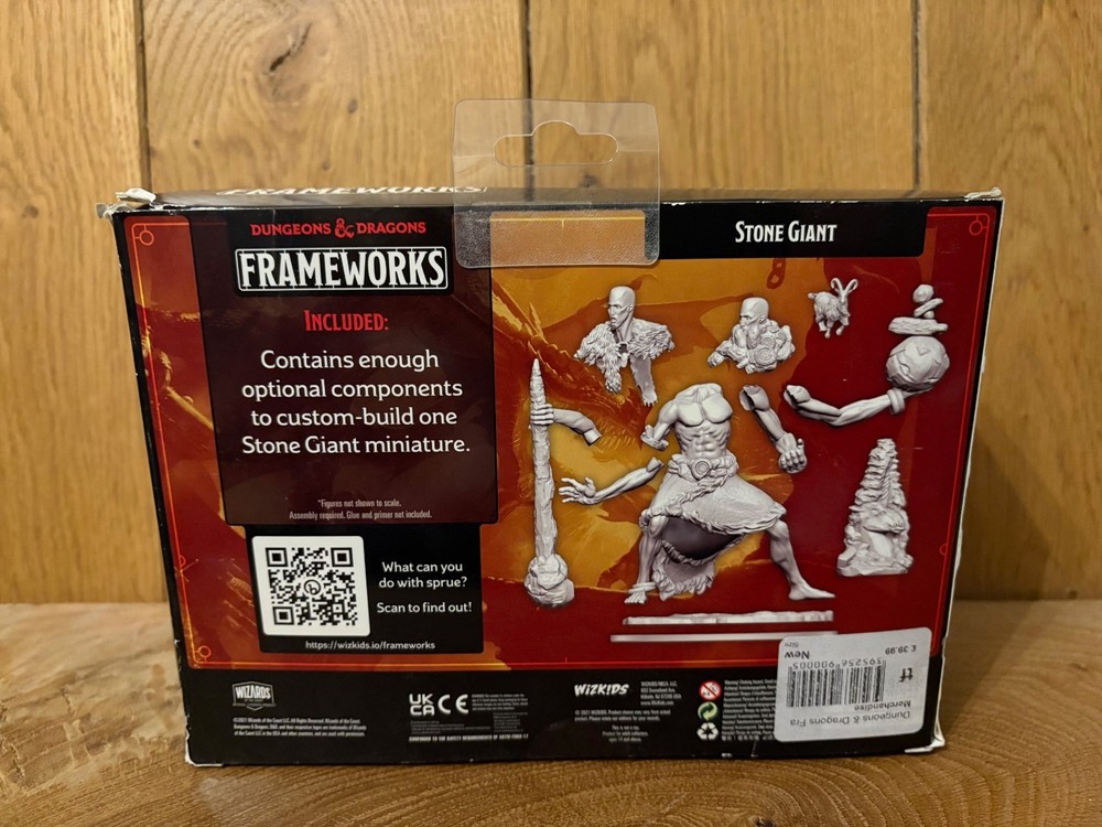Frameworks Dundeons & Dragons Stone Giant miniature model kit (26007)