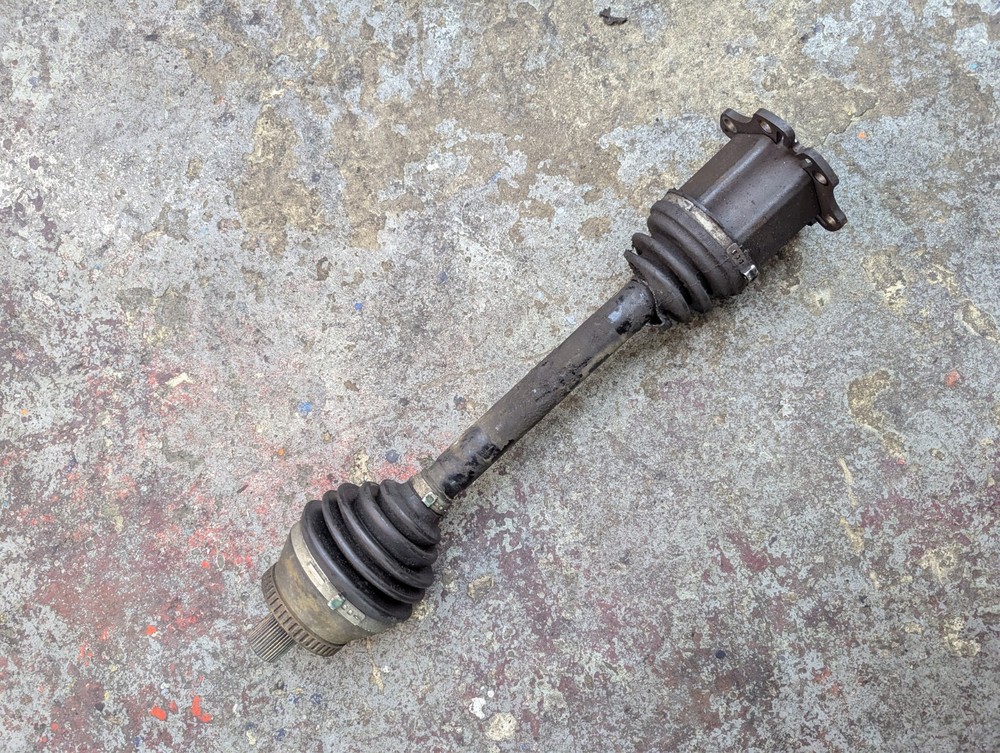 AUDI A4 B7 2.0 TDI AUTOMATIC 2006 LEFT RIGHT SIDE FRONT DRIVESHAFT 8E0407271BK