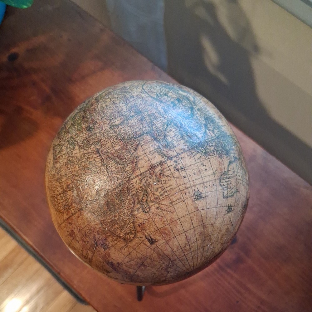 Table Top Metal Globe Decor