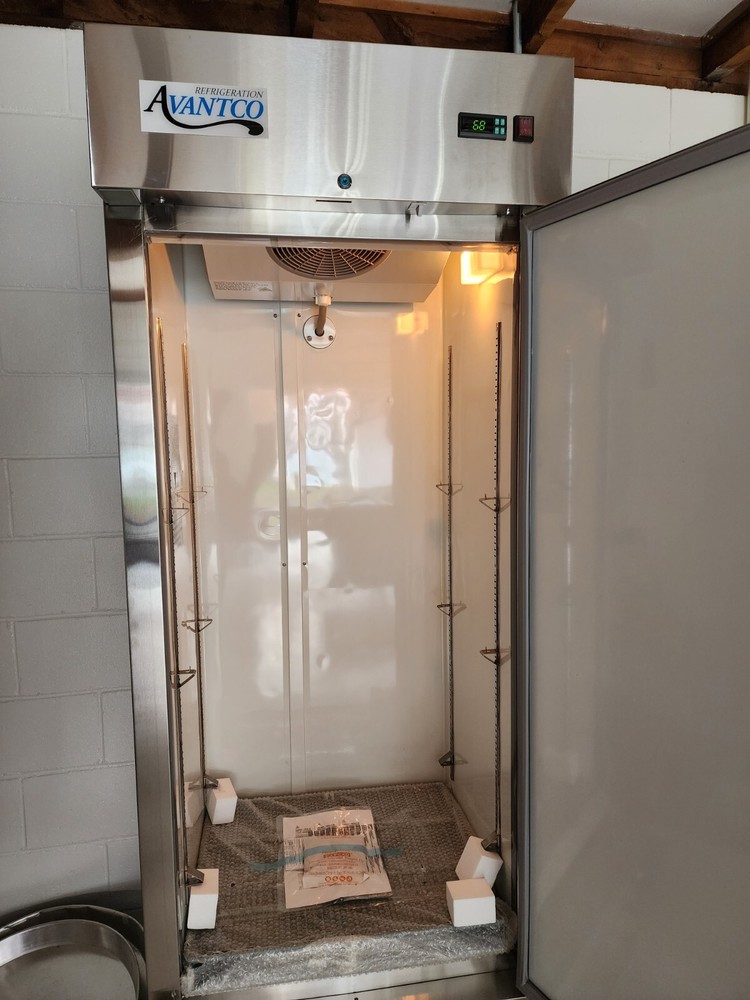 Avantco Commercial Refrigerator 178A19FHC