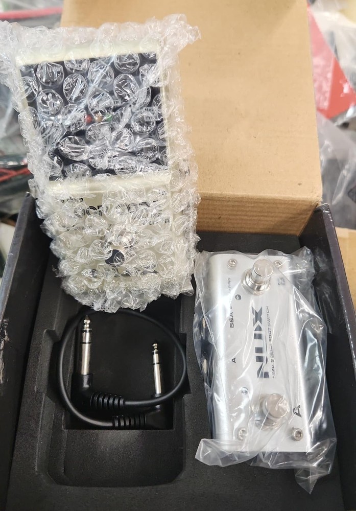 Open box NUX Loop Core Deluxe Bundle iCore Deluxe Series