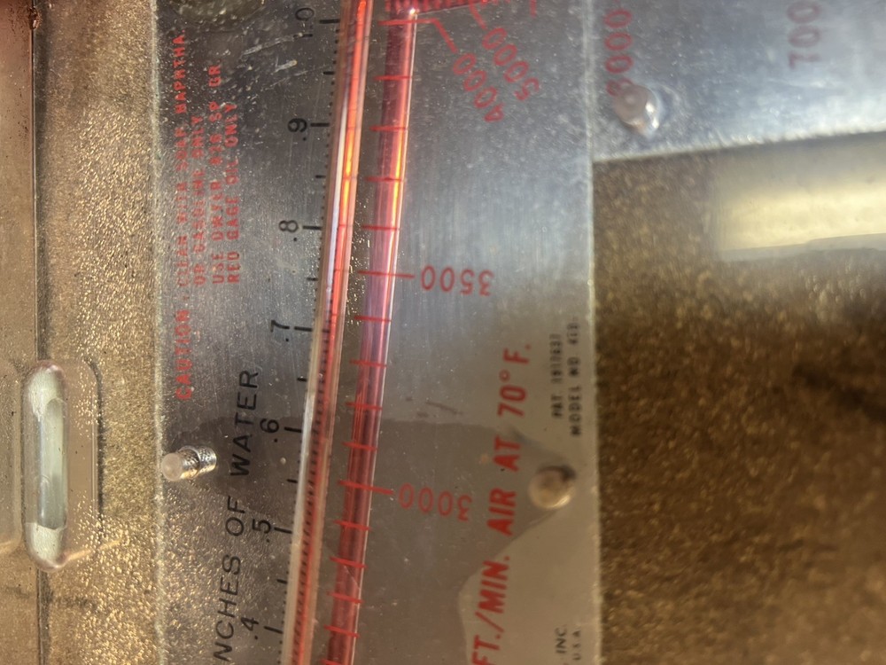 Dwyer Model 400 / 10  Air Velocity Meter