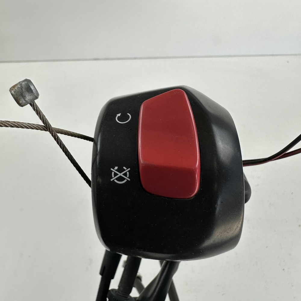 Suzuki GS500 2010 Right hand switch block controls throttle cables 37200-25DA1