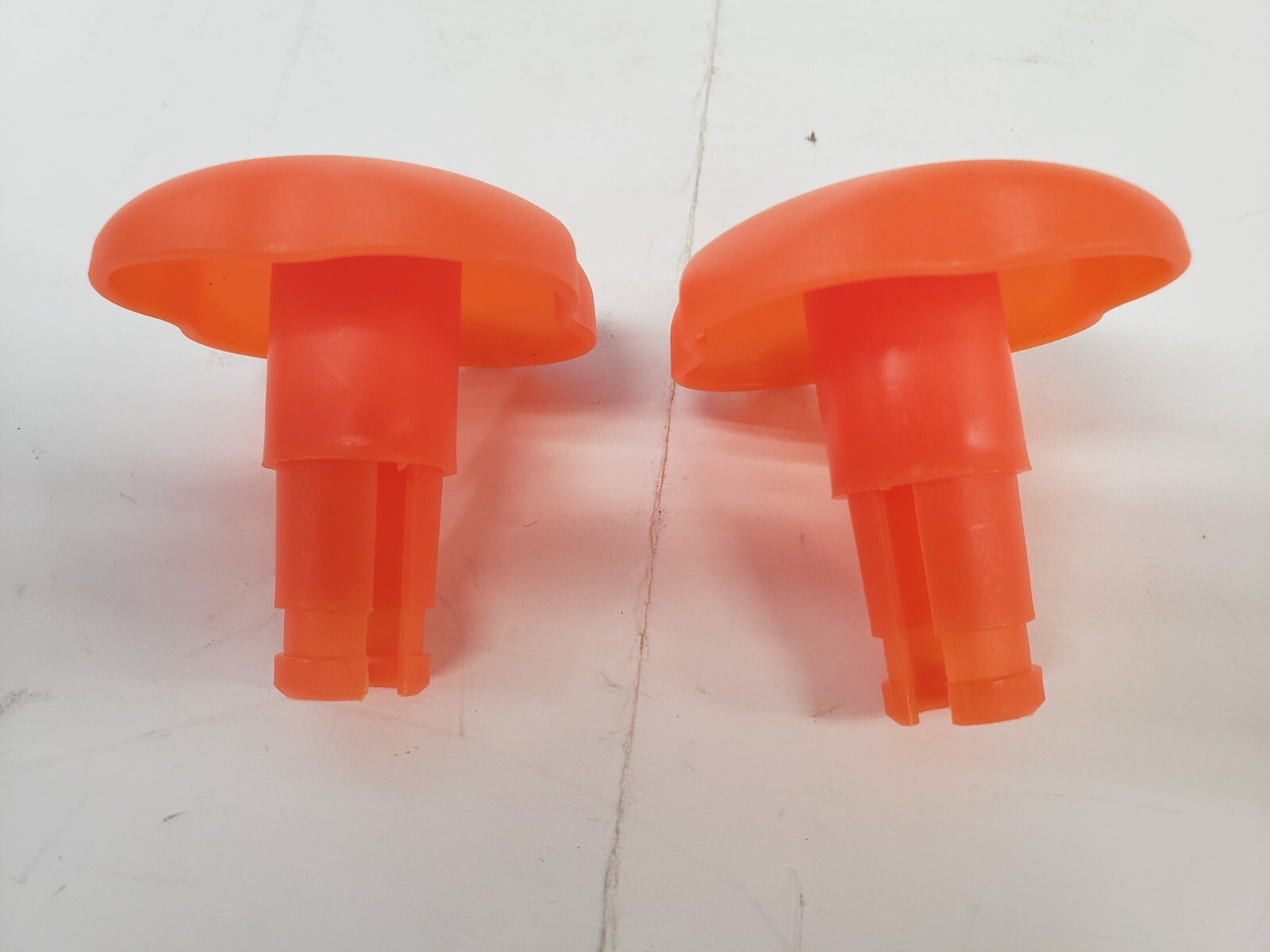 Suretivian MKQ2023-1 Large Ergonomic Chicken Shredder Set - Orange