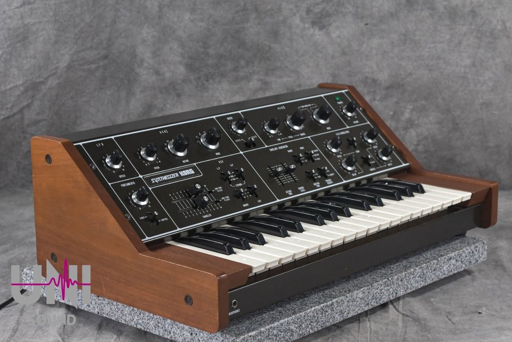 KORG 770 Electronic Analg Synthesizer in Excellent condition