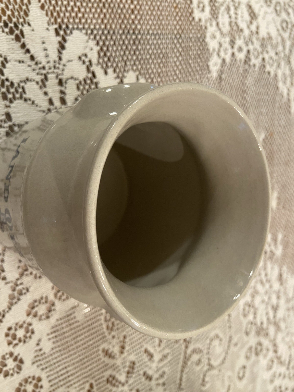 2000 Red Wing Land O Lakes Utensil Crock With Indian Maiden On It #1057/2000