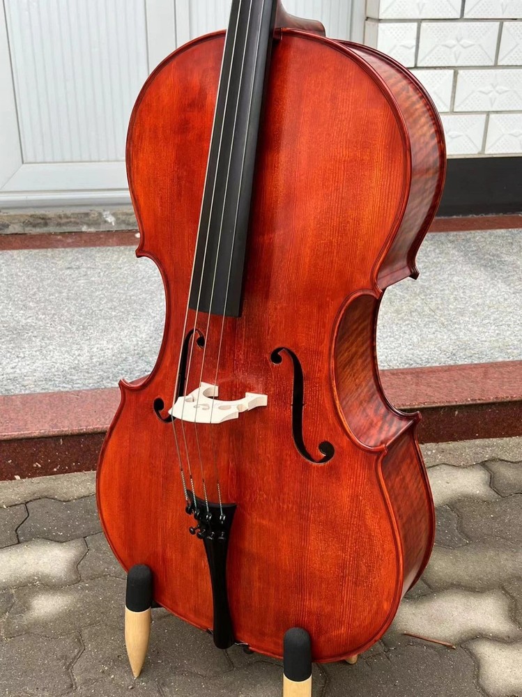 Stradivari cello 4/4! Orchestra level.Strong deep, Whole flames maple back