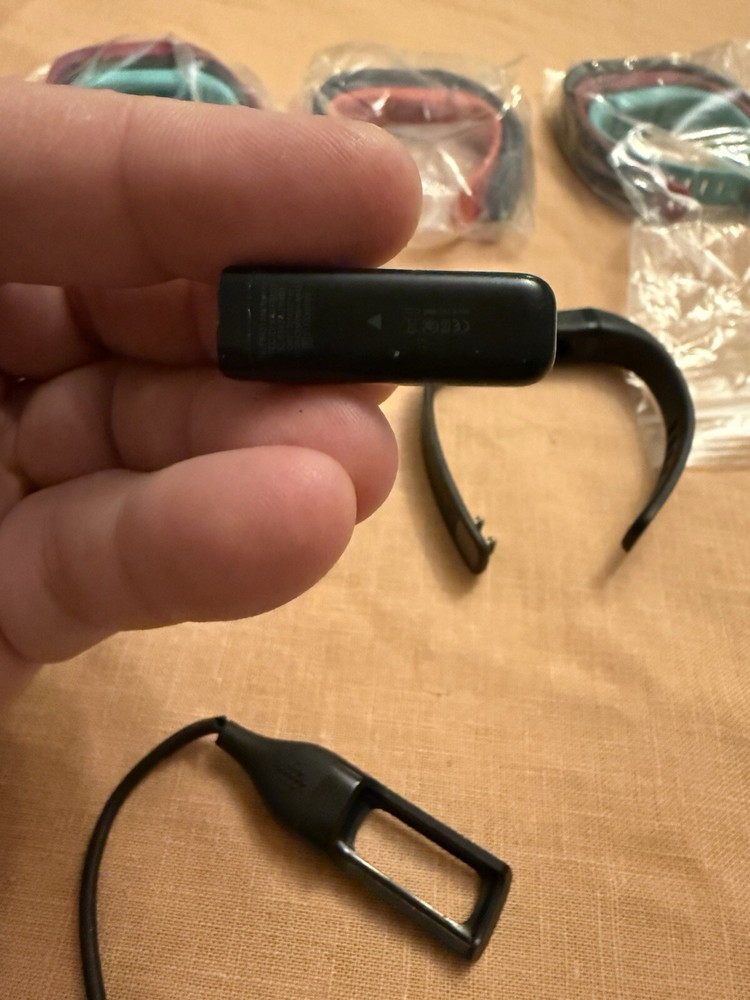 Fitbit FB401 Flex Wireless Activity and Sleep Tracker Small Wristband - 11 Bands