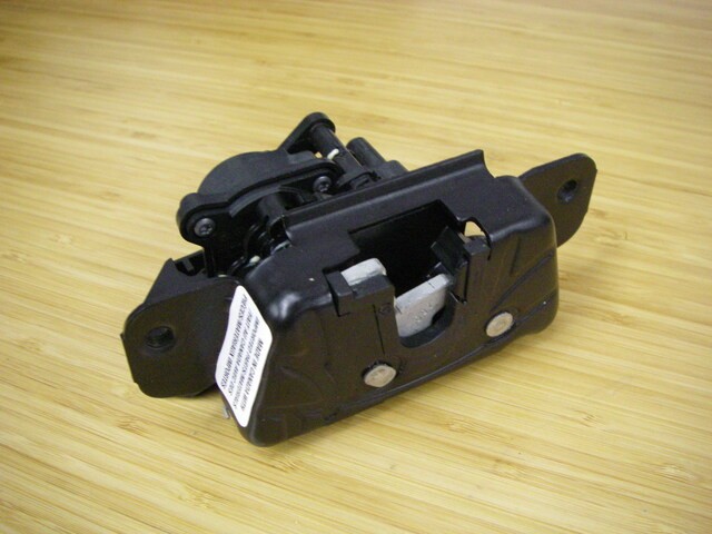 Genuine Mopar Tailgate Latch Right 68312079AM