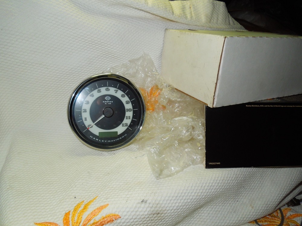 Harley-Davidson Speedometer 67439-11 OEM