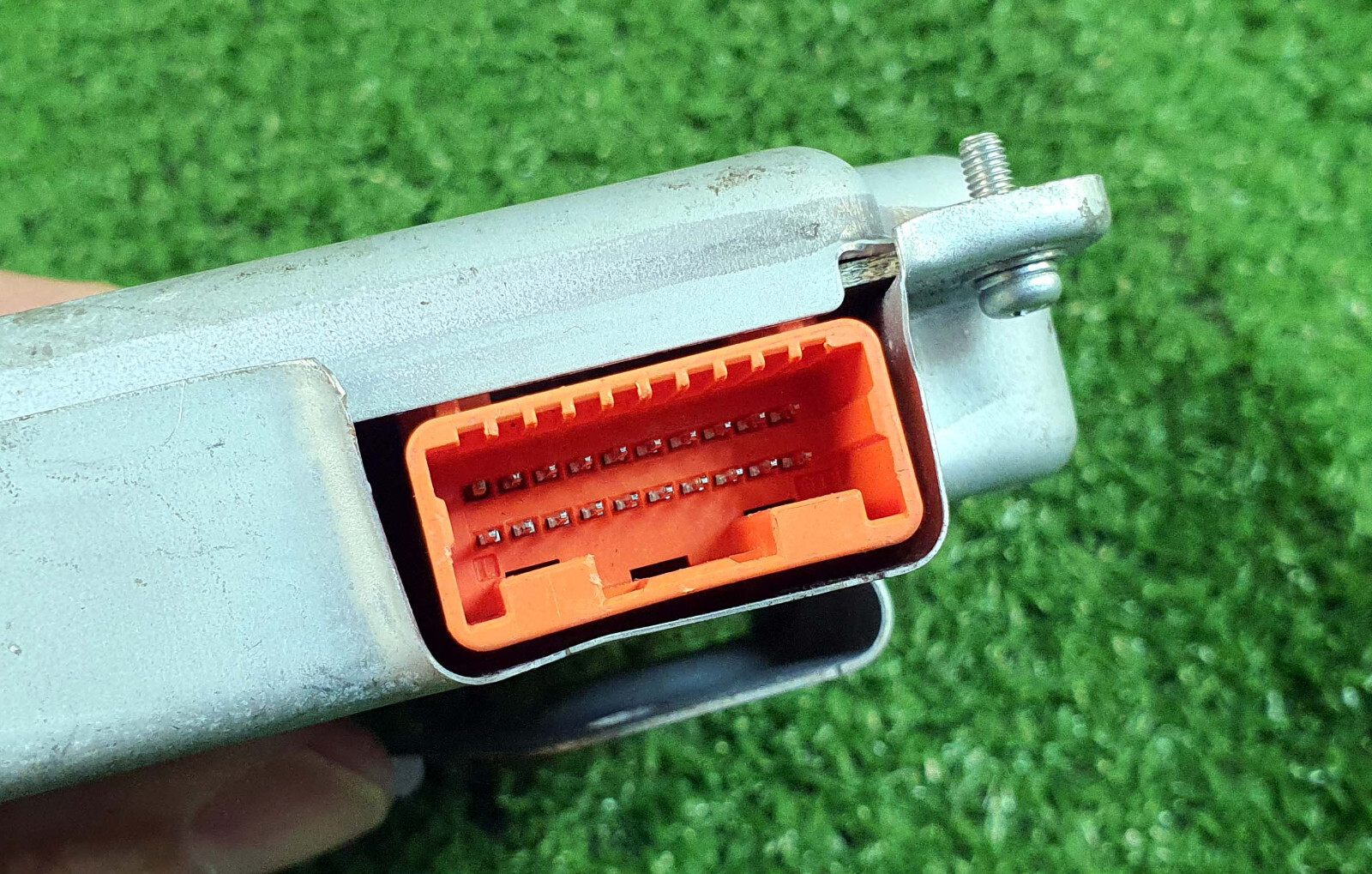 Toyota Prius Hybrid 2011-2015 Bettery Voltage Sensor Control module 89892-47080