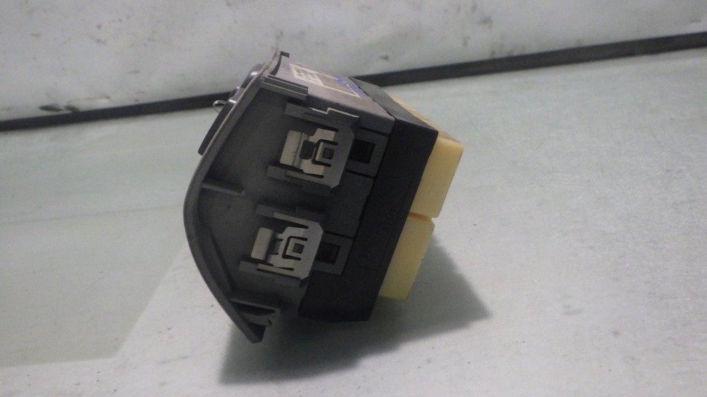 07 LEXUS LS460 Outer Mirror Heated Wheel Control Switch 8487050370