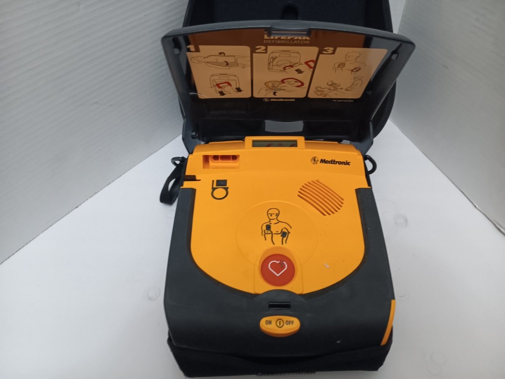 Medtronics LIFEPAK CR Plus System with Case