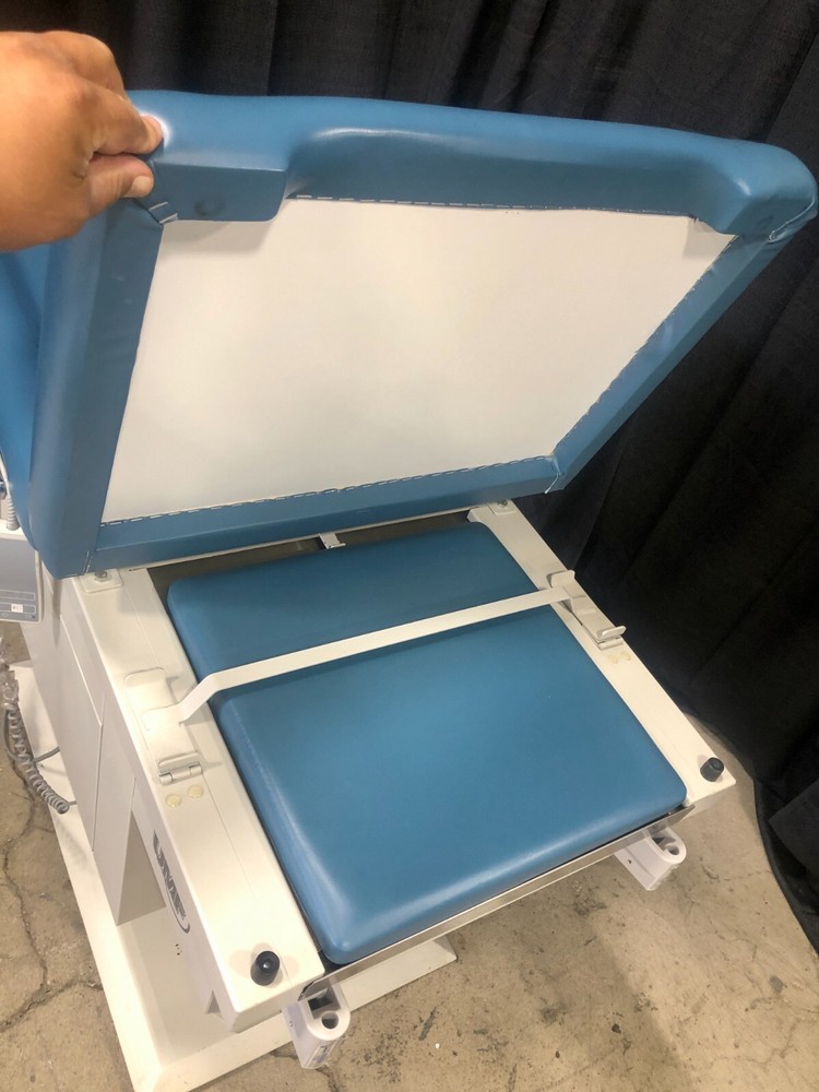 UMF 5060 Power Exam Table