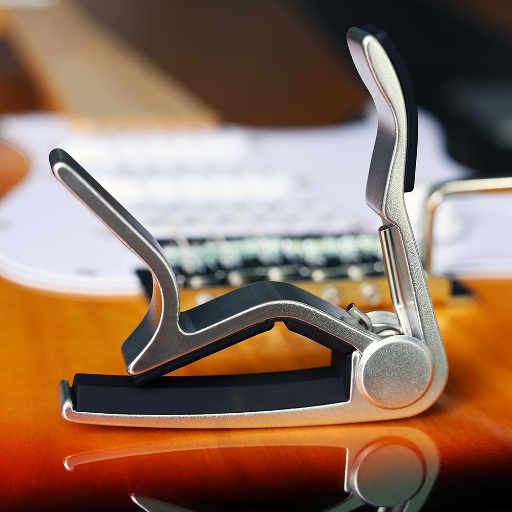 Silver Guitar Capo for 6-String Guitars + 5 Picks - Quick Release