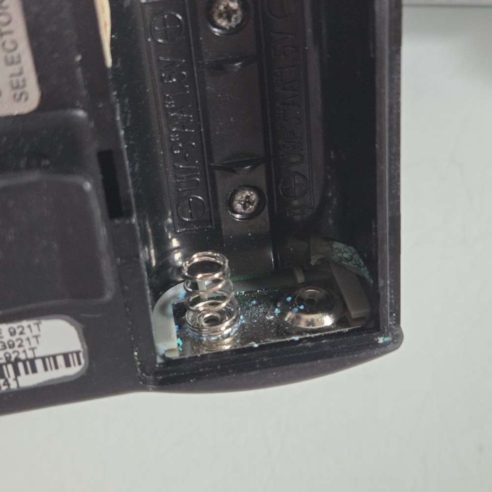 8 Bodyworn Transmitter 921T Radium 216MHz Phonic Ear UNTESTED - 2 DONT TURN ON