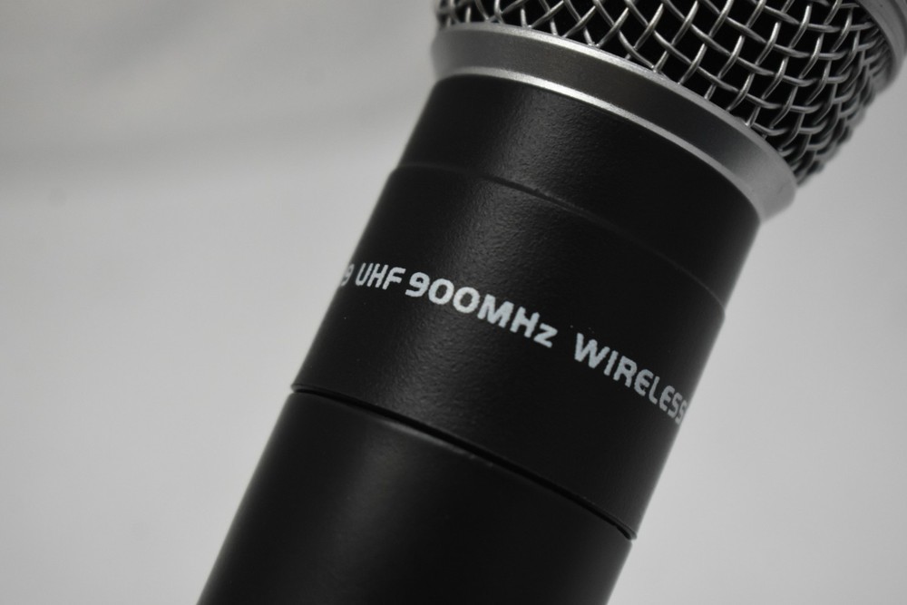 Califone Q319 Handheld Wireless Dynamic Microphone 900MHz Frequency