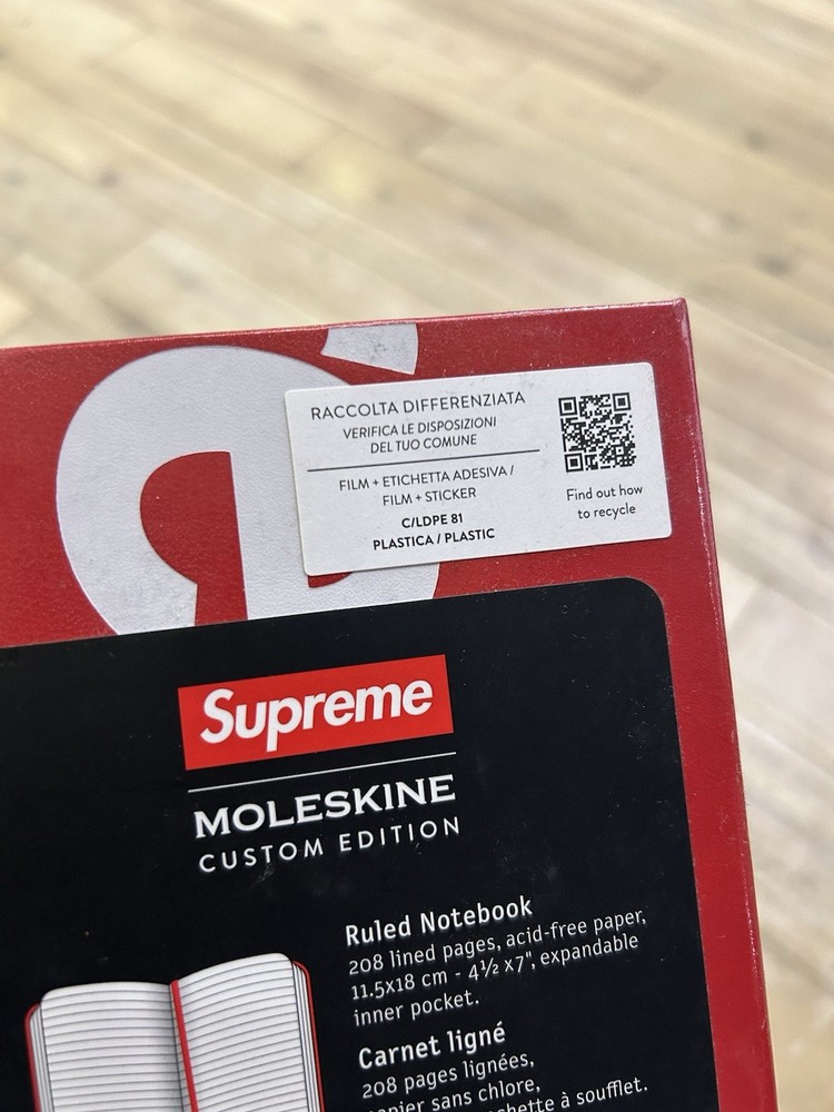 Supreme®/Moleskine® NotebookStyle: Red New