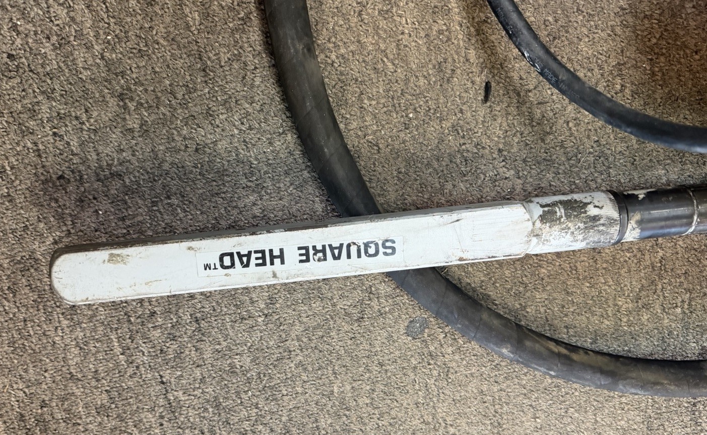 WYCO 995 (W995G1T-100-10) Electric Concrete Vibrator w/ 10 ft L Shaft (488H56)