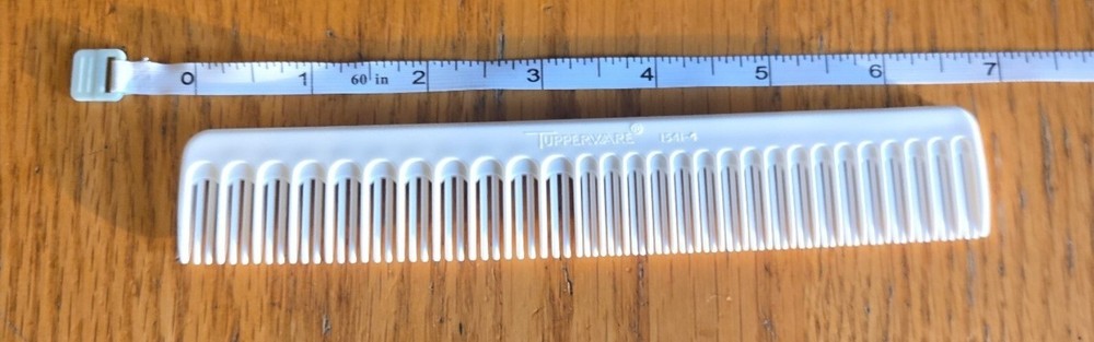 Tupperware comb 6.5 inch white 1541-4
