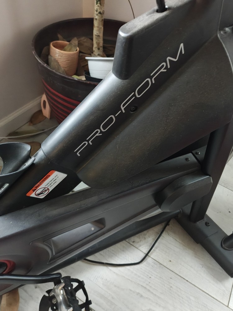 ProForm Studio Bike Pro 22 – slightly used– 22" HD Touchscreen