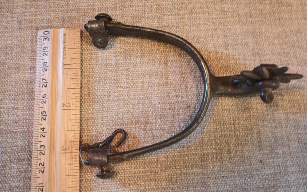 3 Old Spurs / singles / rusty / CHARACTER