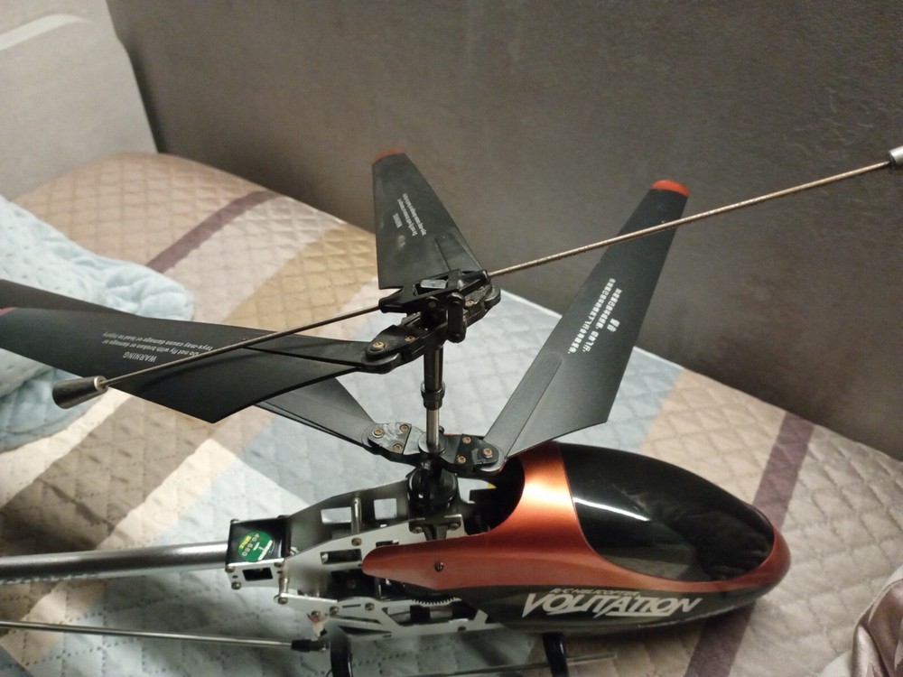 Volitation Helicopter 40,600Mhz + Remote Control