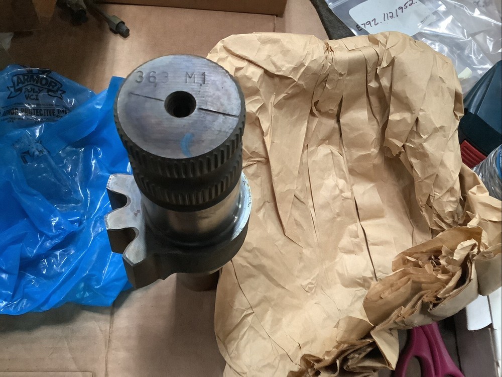 Nos TRW TAS554100A10 Sector Shaft