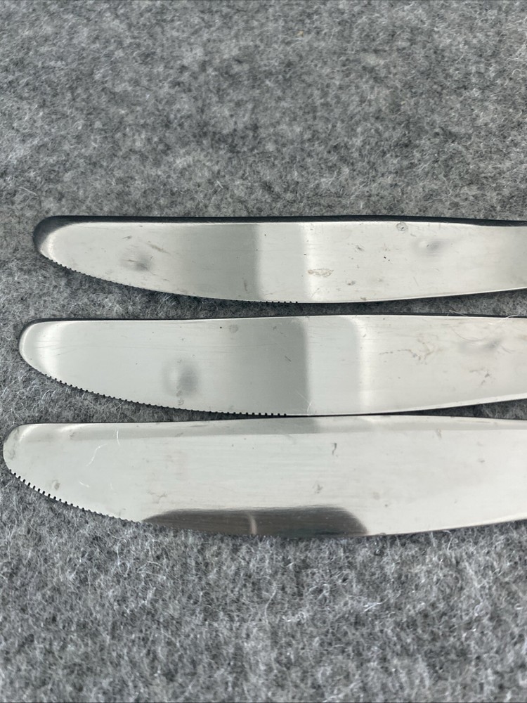 3 TOWLE/SUPREME CUTLERY STAINLESS FLATWARE, "PIERRE" PATTERN, DINNER KNIVES