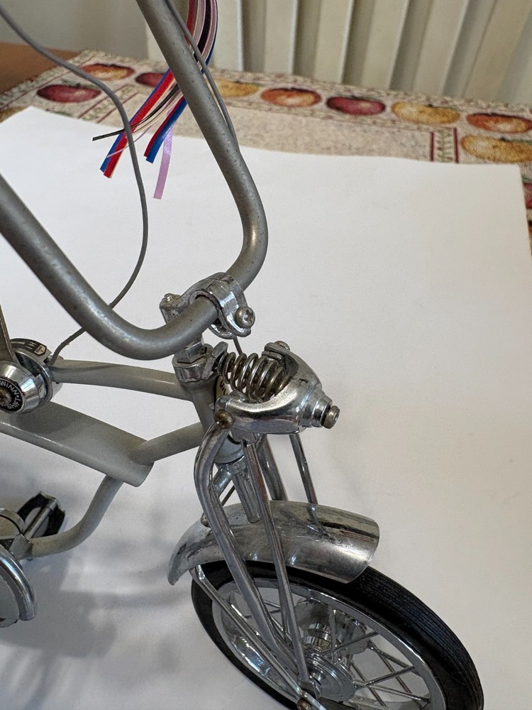 Schwinn Sting-Ray Grey Ghost 1:6 Scale