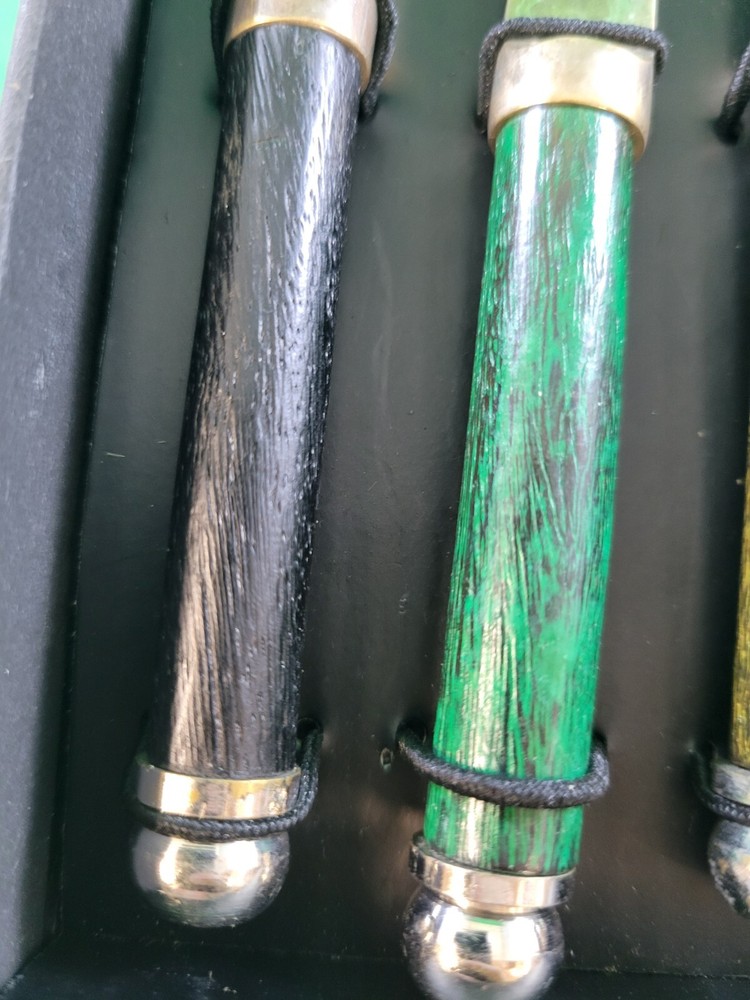 Vintage Sake Fifth Avenue Knife Set