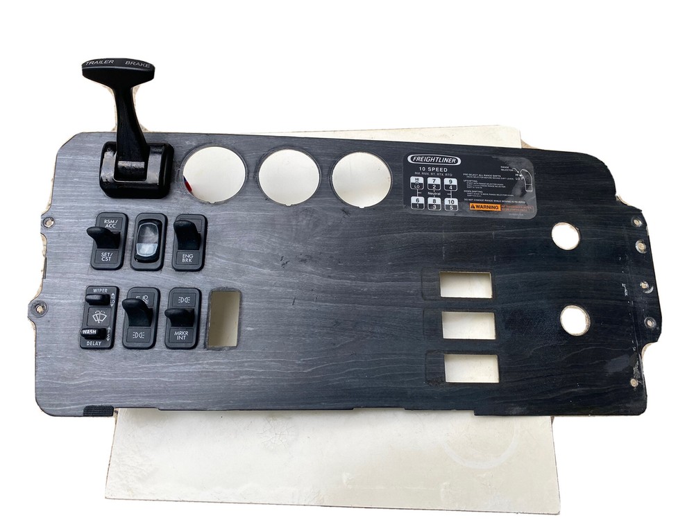FREIGHTLINER COLUMBIA/CENTURY 120 DASHBOARD SWITCH PANEL
