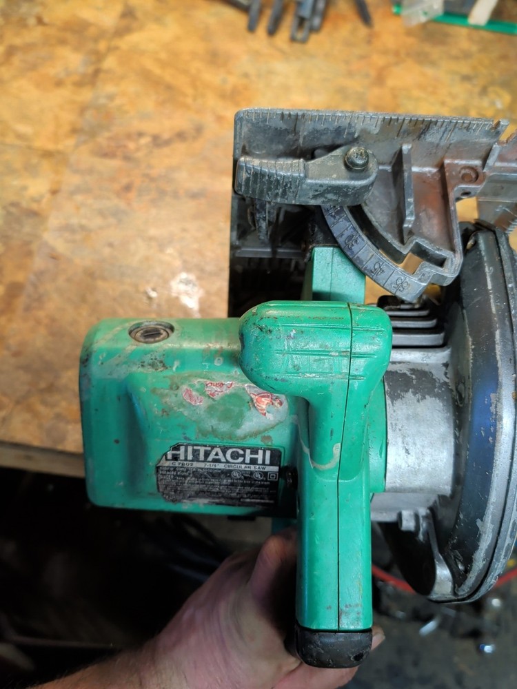 Hitachi C7BD2 7-1/4in Circular Saw