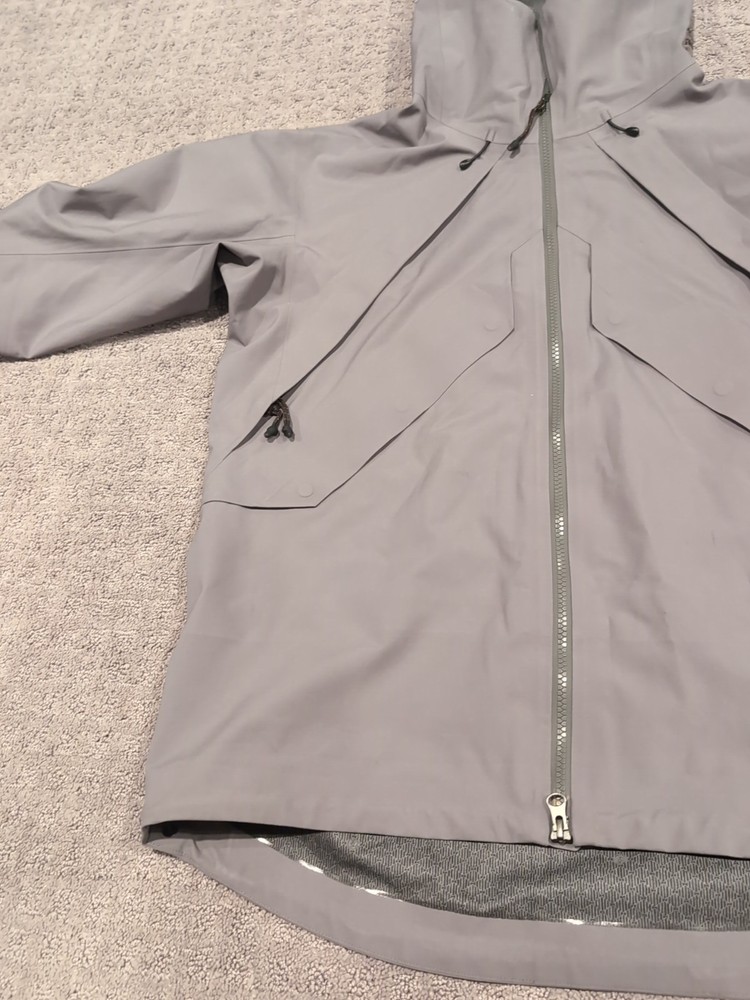 First Lite Omen Storm Shelter Jacket Medium Ash Grey Excellent! Free Ship!
