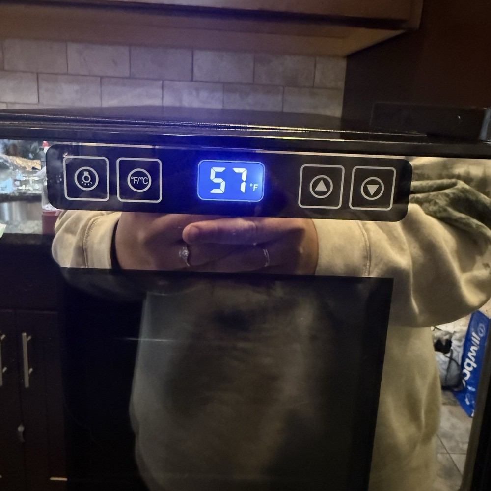 Vinotemp 6-Bottle Single Zone Wine Cooler Tested & Working
